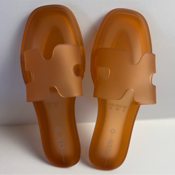 Shoes - CLN size 8, UK 6, EUR 29 Women's Slide Sandals